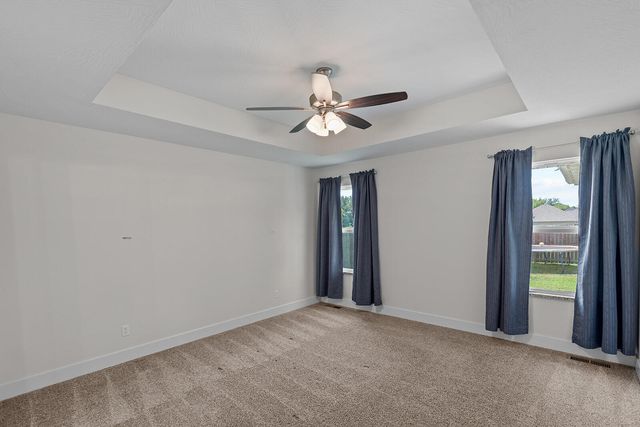 1363 S Strasbourg Avenue, Springfield, MO 65802