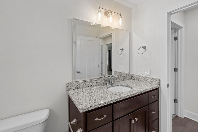 1363 S Strasbourg Avenue, Springfield, MO 65802