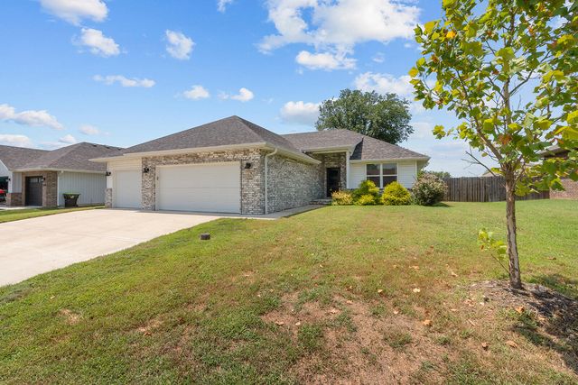 1363 S Strasbourg Avenue, Springfield, MO 65802