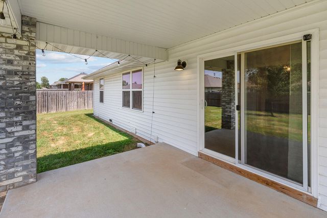 1363 S Strasbourg Avenue, Springfield, MO 65802