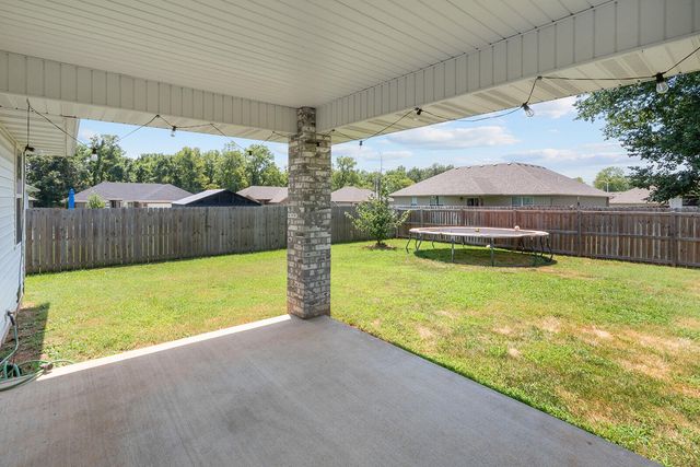 1363 S Strasbourg Avenue, Springfield, MO 65802