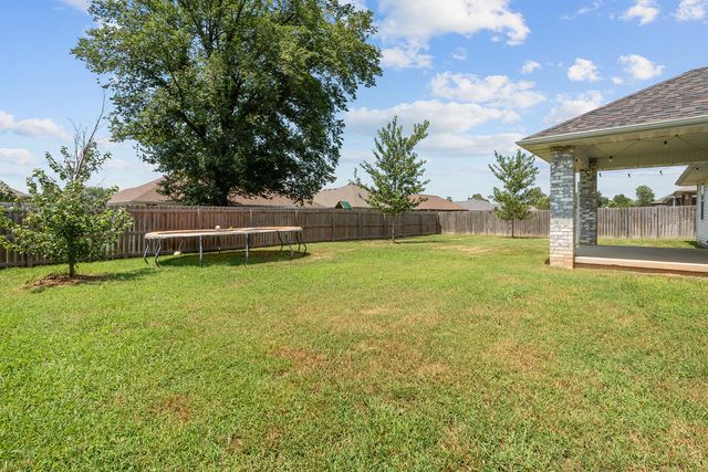 1363 S Strasbourg Avenue, Springfield, MO 65802