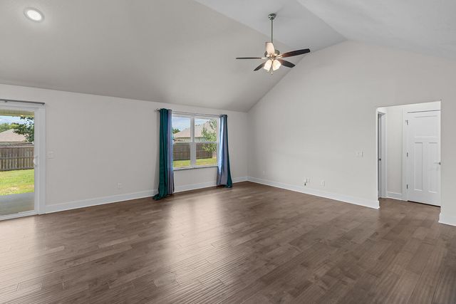 1363 S Strasbourg Avenue, Springfield, MO 65802