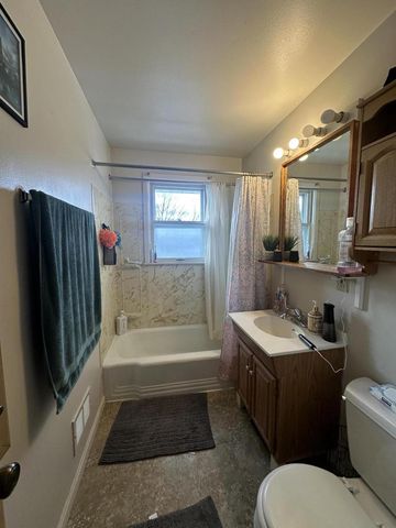 3021 Wanda AVENUE, Milwaukee, WI 53221