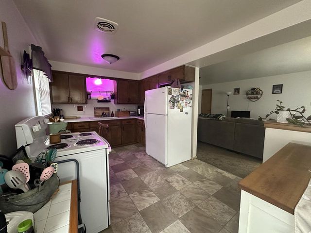 3021 Wanda AVENUE, Milwaukee, WI 53221