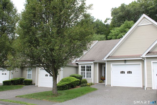 177 Julia Court 177, Newtown, CT 06482