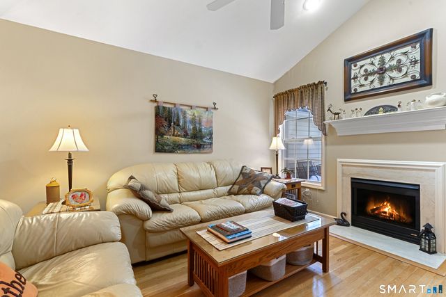 177 Julia Court 177, Newtown, CT 06482