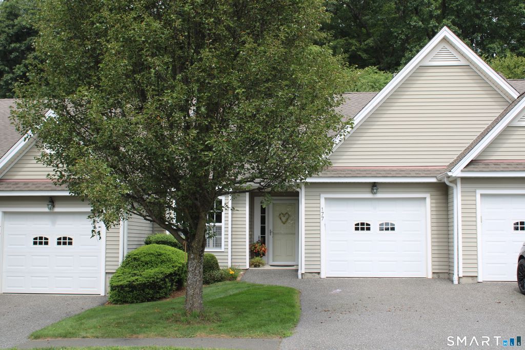 177 Julia Court 177, Newtown, CT 06482