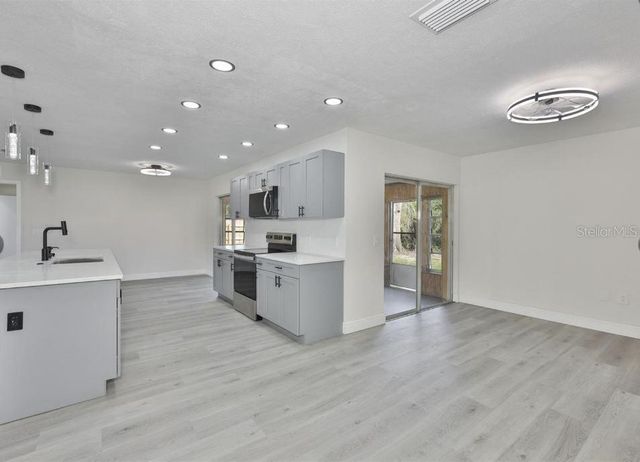 614 HUNTINGTON STREET, Brandon, FL 33511