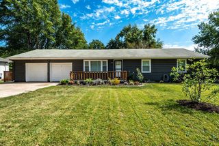 404 SW 9th Street, Blue Springs, MO 64015