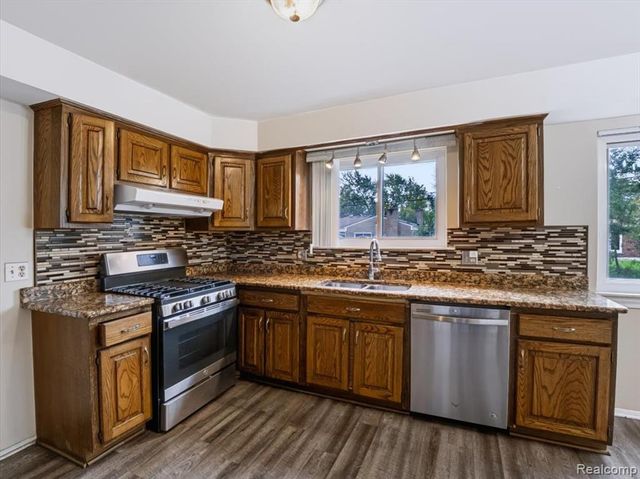 4146 Augustine Drive, Sterling Heights, MI 48310