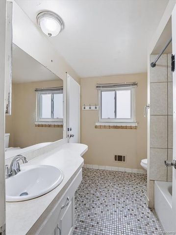 4146 Augustine Drive, Sterling Heights, MI 48310