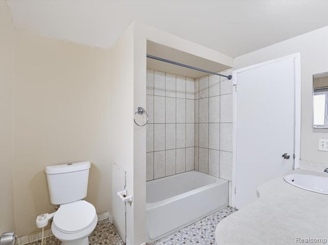4146 Augustine Drive, Sterling Heights, MI 48310