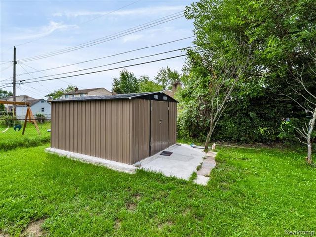4146 Augustine Drive, Sterling Heights, MI 48310