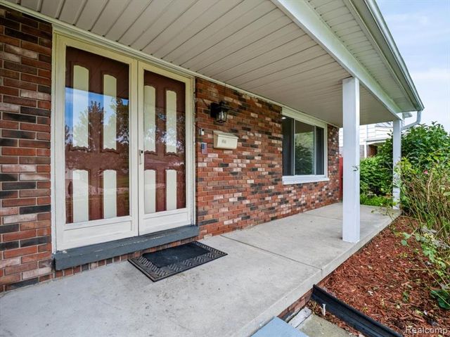 4146 Augustine Drive, Sterling Heights, MI 48310