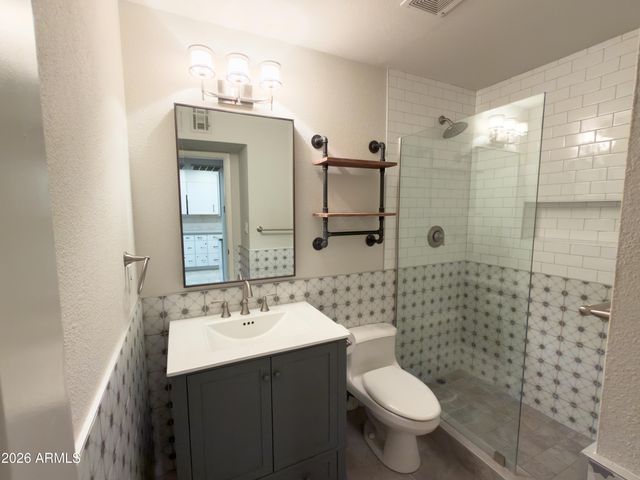 8449 E MONTEBELLO Avenue, Scottsdale, AZ 85250