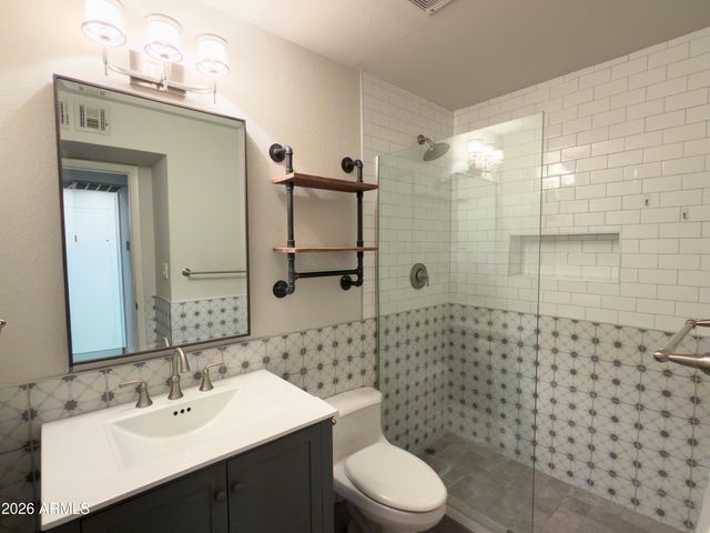 8449 E MONTEBELLO Avenue, Scottsdale, AZ 85250