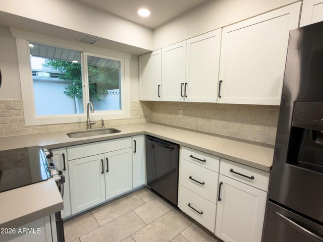 8449 E MONTEBELLO Avenue, Scottsdale, AZ 85250
