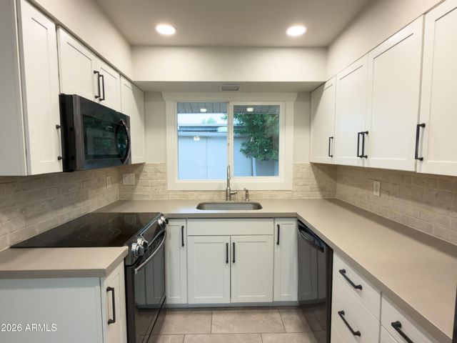 8449 E MONTEBELLO Avenue, Scottsdale, AZ 85250