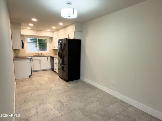 8449 E MONTEBELLO Avenue, Scottsdale, AZ 85250