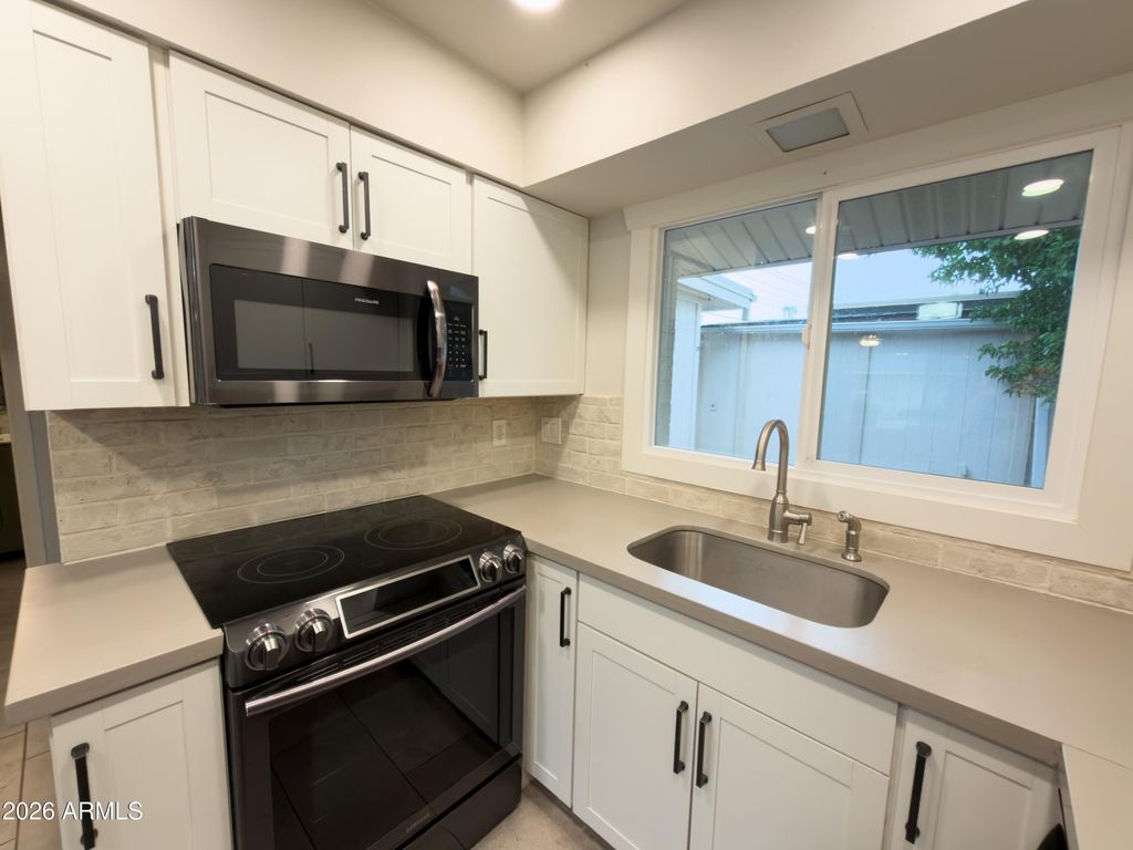 8449 E MONTEBELLO Avenue, Scottsdale, AZ 85250 — photo 4