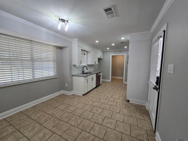 3966 Pensacola Dr, Baton Rouge, LA 70814