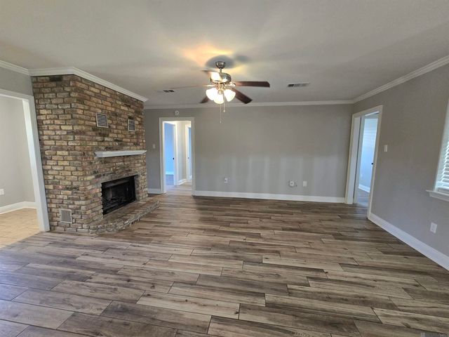 3966 Pensacola Dr, Baton Rouge, LA 70814