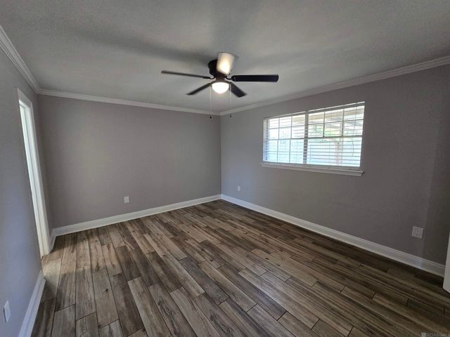 3966 Pensacola Dr, Baton Rouge, LA 70814