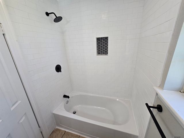 3966 Pensacola Dr, Baton Rouge, LA 70814