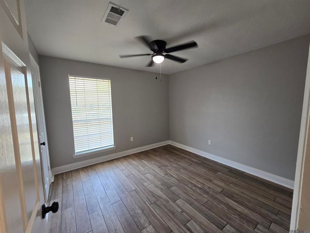 3966 Pensacola Dr, Baton Rouge, LA 70814