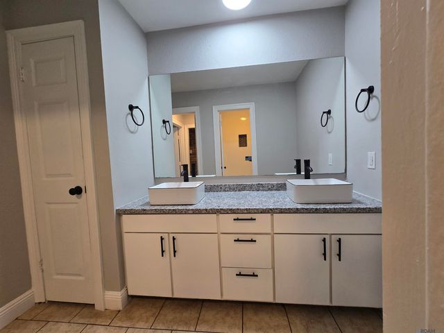 3966 Pensacola Dr, Baton Rouge, LA 70814