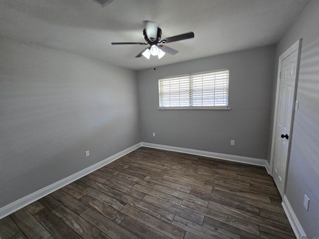 3966 Pensacola Dr, Baton Rouge, LA 70814