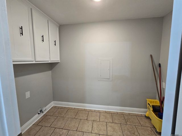 3966 Pensacola Dr, Baton Rouge, LA 70814