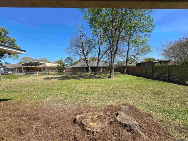 3966 Pensacola Dr, Baton Rouge, LA 70814