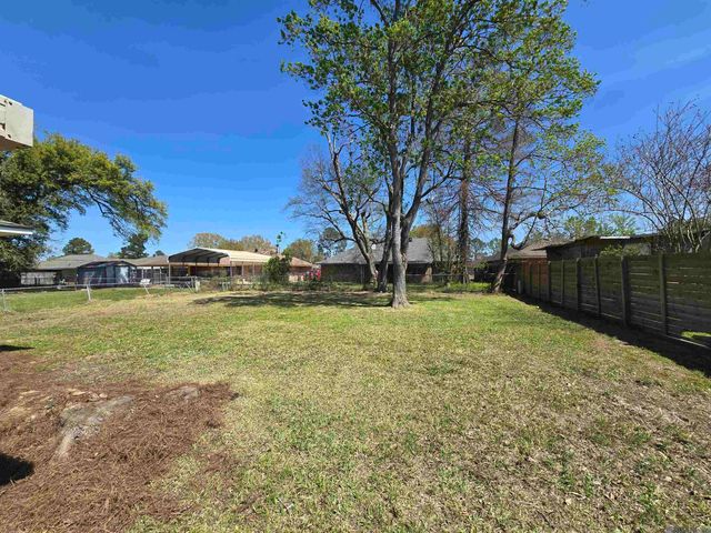 3966 Pensacola Dr, Baton Rouge, LA 70814