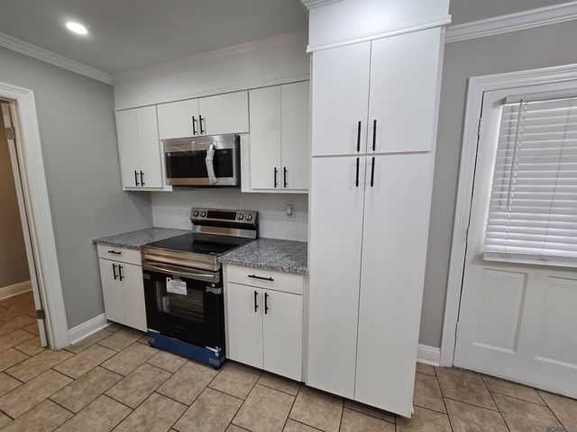 3966 Pensacola Dr, Baton Rouge, LA 70814