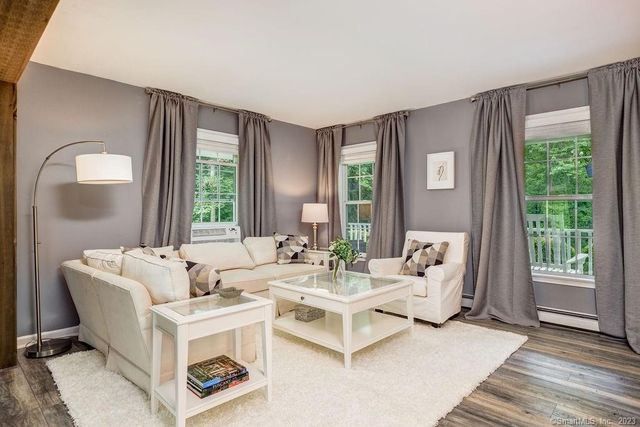 18 Tunnel Road, Roxbury, CT 06783