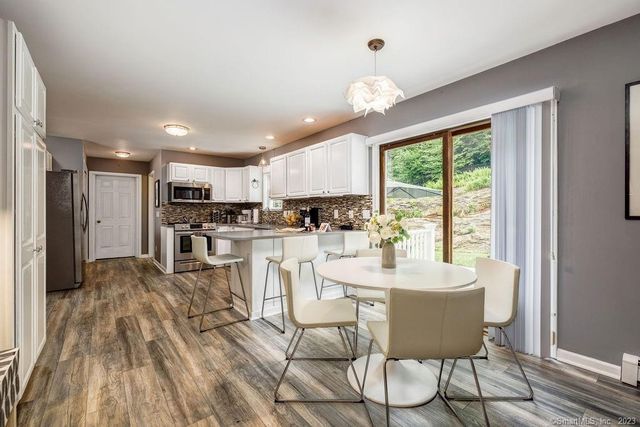 18 Tunnel Road, Roxbury, CT 06783