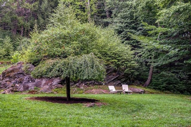 18 Tunnel Road, Roxbury, CT 06783