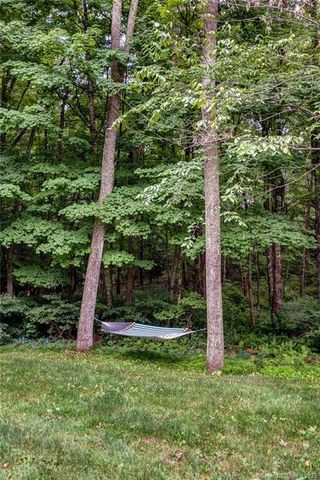 18 Tunnel Road, Roxbury, CT 06783