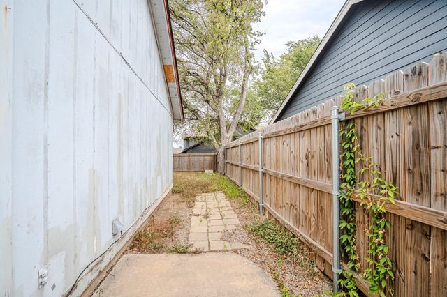 11906 Sunhillow BND B, Austin, TX 78758