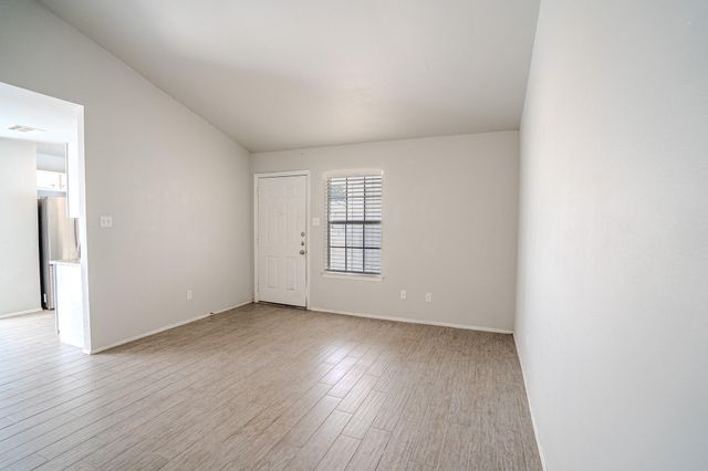 11906 Sunhillow BND B, Austin, TX 78758