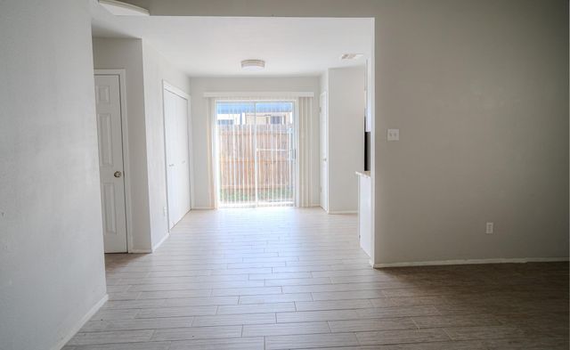 11906 Sunhillow BND B, Austin, TX 78758