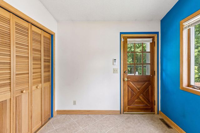 1923 Cottage Avenue E, Saint Paul, MN 55119