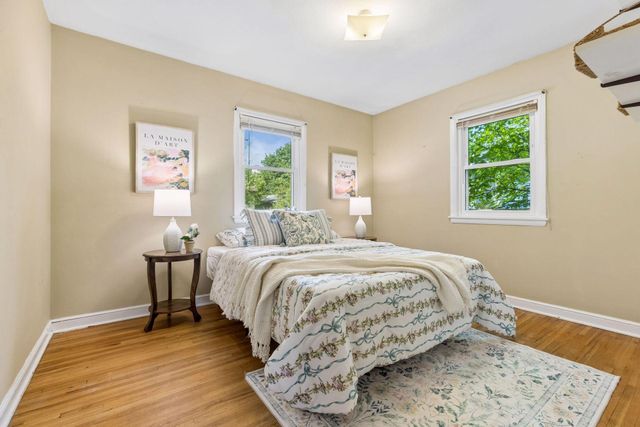 1923 Cottage Avenue E, Saint Paul, MN 55119