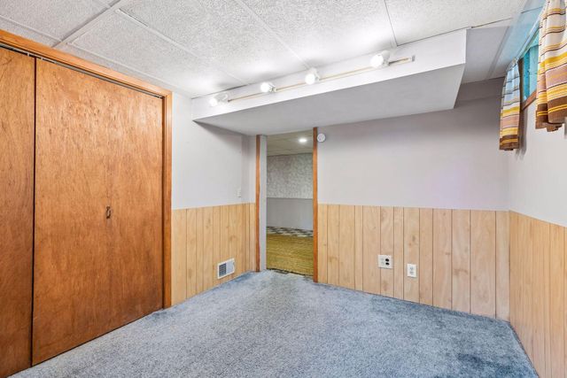 1923 Cottage Avenue E, Saint Paul, MN 55119