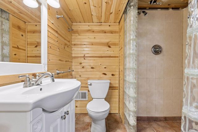 1923 Cottage Avenue E, Saint Paul, MN 55119