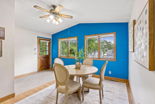 1923 Cottage Avenue E, Saint Paul, MN 55119