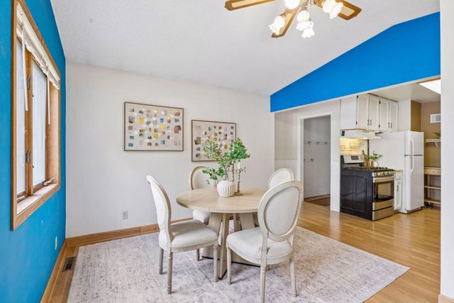 1923 Cottage Avenue E, Saint Paul, MN 55119