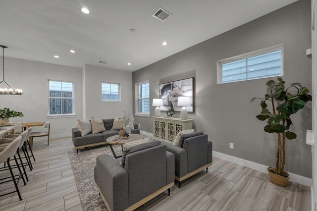 414 N Live Oak Street A, Houston, TX 77003